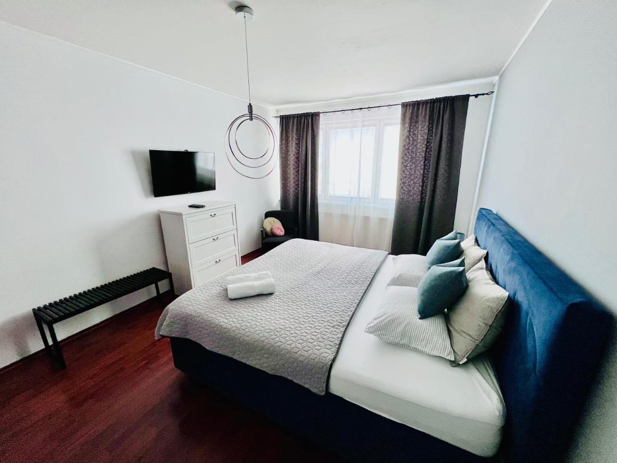 Bl Luxury Apartment, 24Hr Self Check-In, Free Private Garage Parking, Panoramic Views From Balcony, 5 Minute Walk To City Center Банська Бистриця Екстер'єр фото